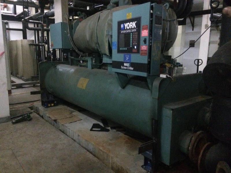 YORK冷水主機安裝彈簧減震器沒效果怎么辦？